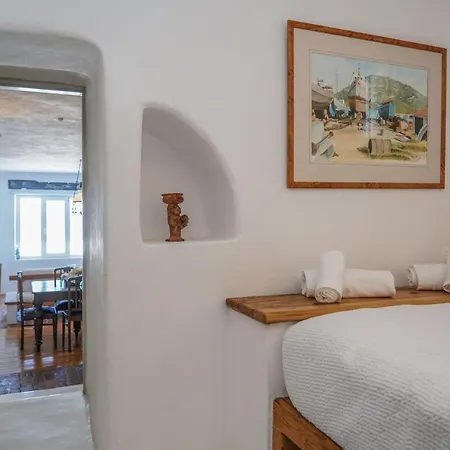 Serenity - Traditional House With Stunning Sea View בית נופש