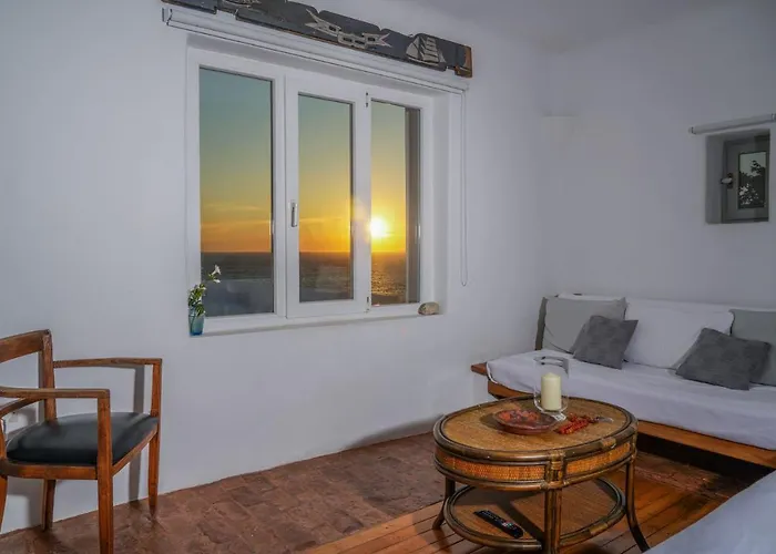 Serenity - Traditional House With Stunning Sea View بيت للعطل *