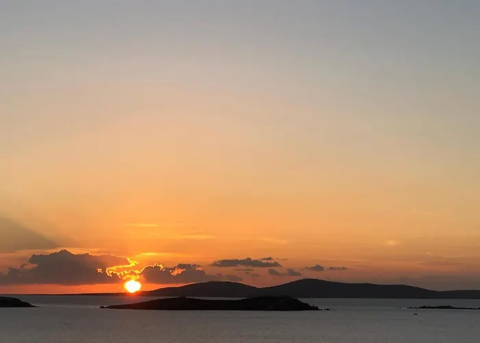 Serenity - Traditional House With Stunning Sea View بيت للعطل *